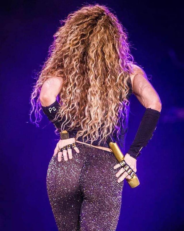 Shakira ass