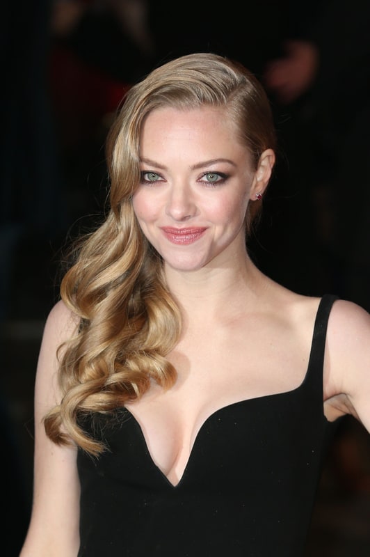Amanda Seyfried Sexy A L Avant Premiere Des Miserables Scaled