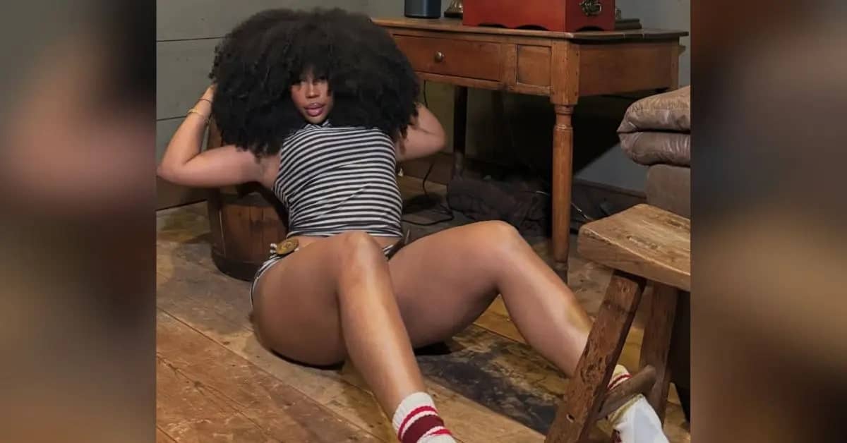 Sza Bares Cleavage Cheeky Yellow Bodysuit Photos2 1744999846880