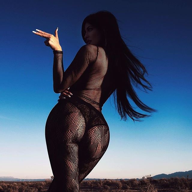 Kylie Jenner 40 Million Followers Photoshoot 3
