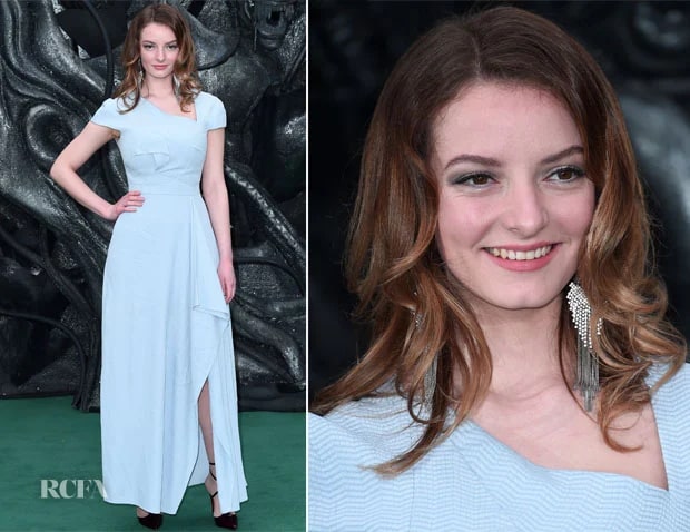 Dakota Blue Richards In Roland Mouret    Alien Covenant    World Premiere