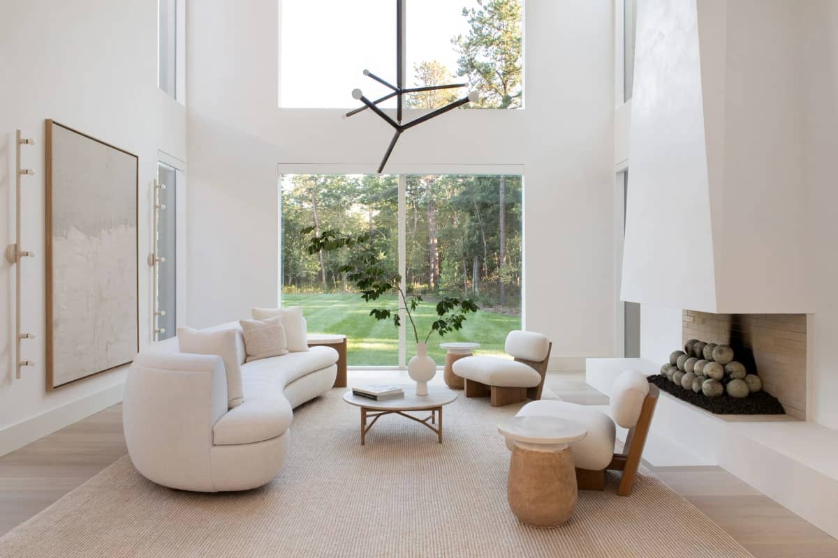 Chango%2520 %2520modern%2520hamptons%2520living%2520room%2520wide%2520 %2520courtesy%2520of%2520sarah%2520elliott
